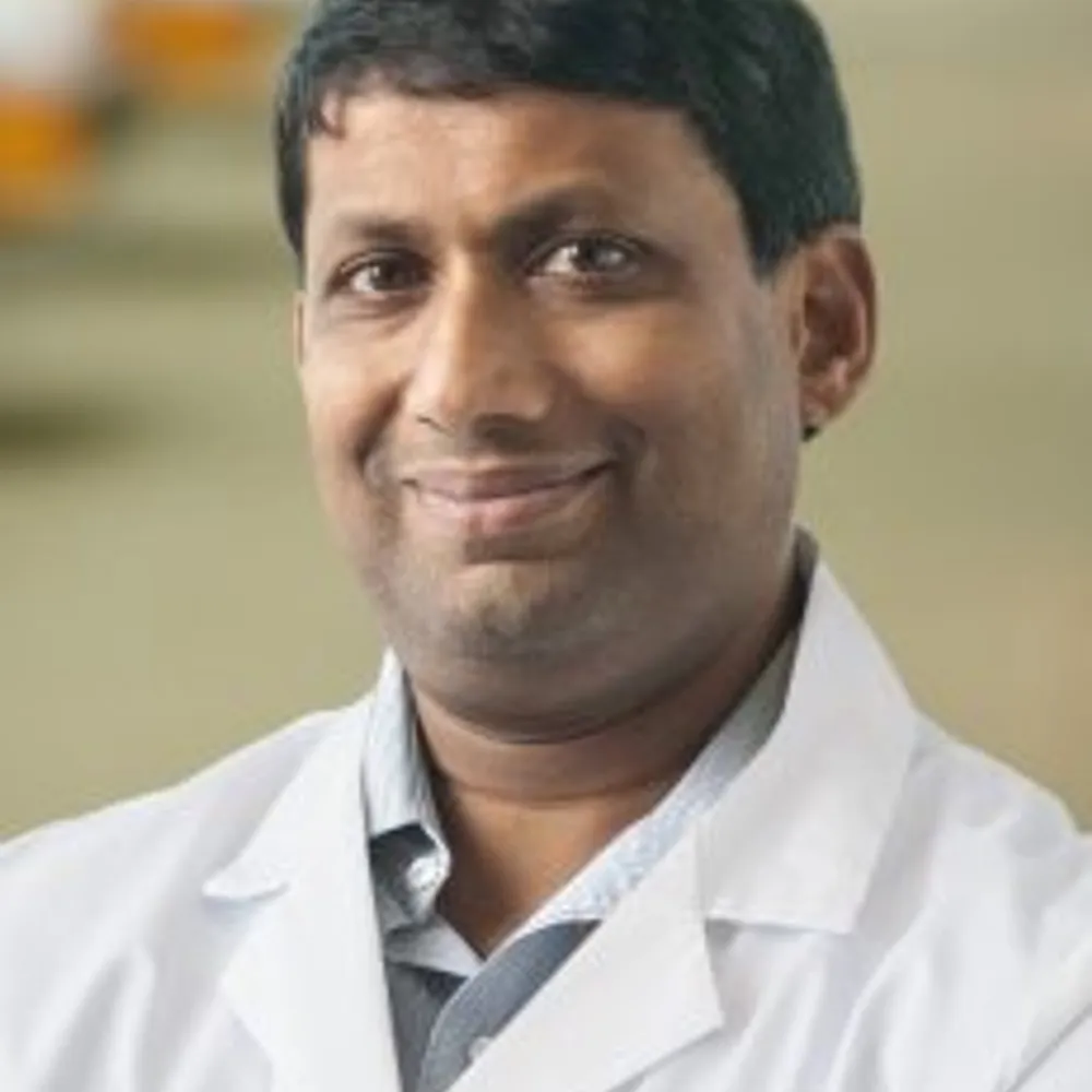 Who should consider a donor (allo) transplant? Young, high-risk myeloma patients and patients with high relapse risk. Considering clinical trials as your first treatment option with Dr. Parmeswaran Hari. image