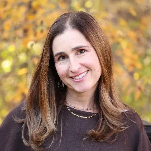 The panelist Dr. Marnie Amsellem