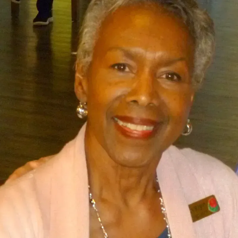 Evelyn Tucker image
