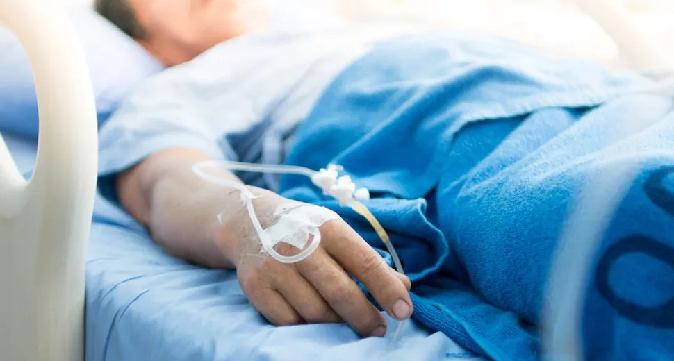 End-of-Life Care: Understanding Symptoms and AML Progression image