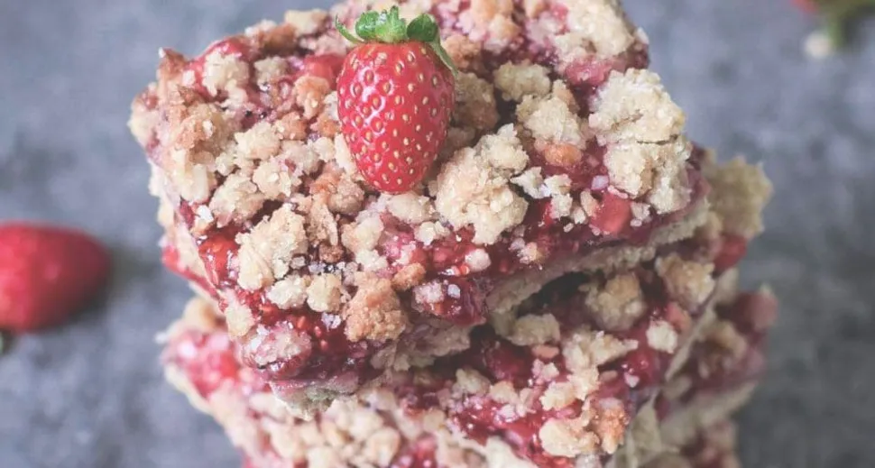 Strawberry Oat Bars image